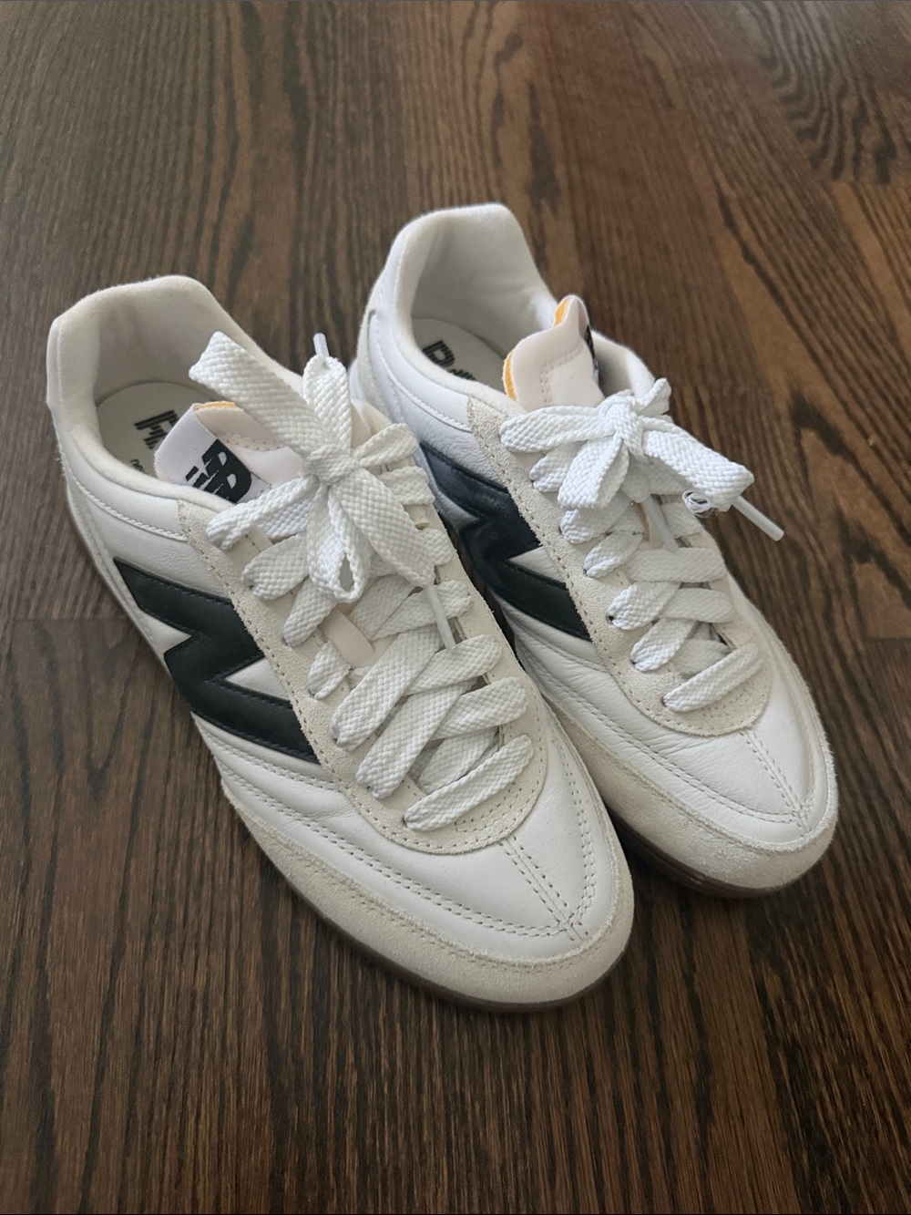 New balance - Picture 3 of 3